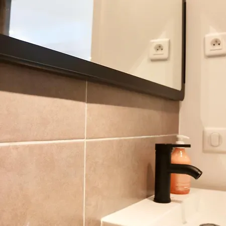 De 45 M2 En Rez-de-villa Avec Jardin *