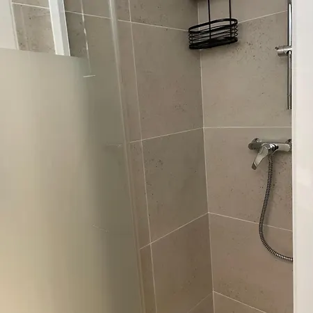 De 45 M2 En Rez-de-villa Avec Jardin * Hyères