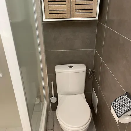 Apartman De 45 M2 En Rez-de-villa Avec Jardin *