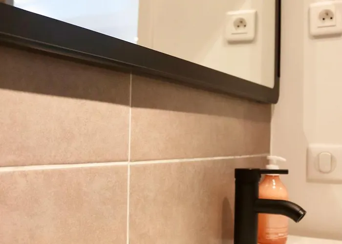 De 45 M2 En Rez-de-villa Avec Jardin *