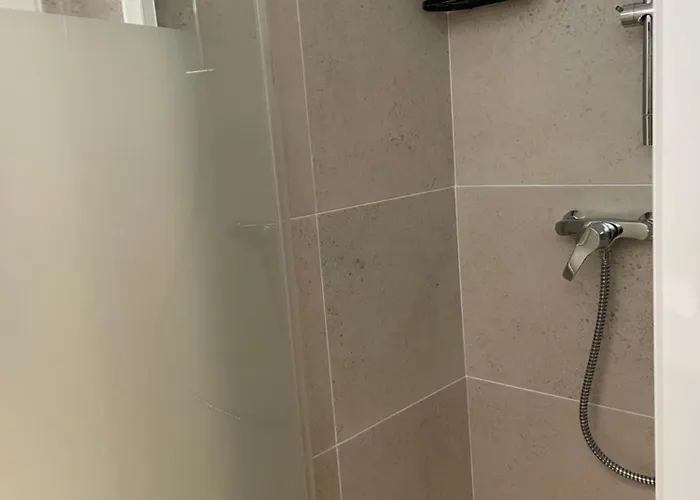 De 45 M2 En Rez-de-villa Avec Jardin * Hyères